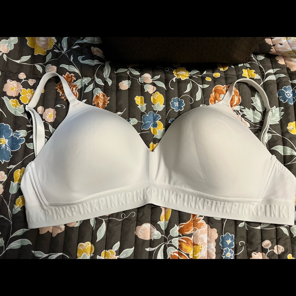 PINK Wear Everywhere Bra
